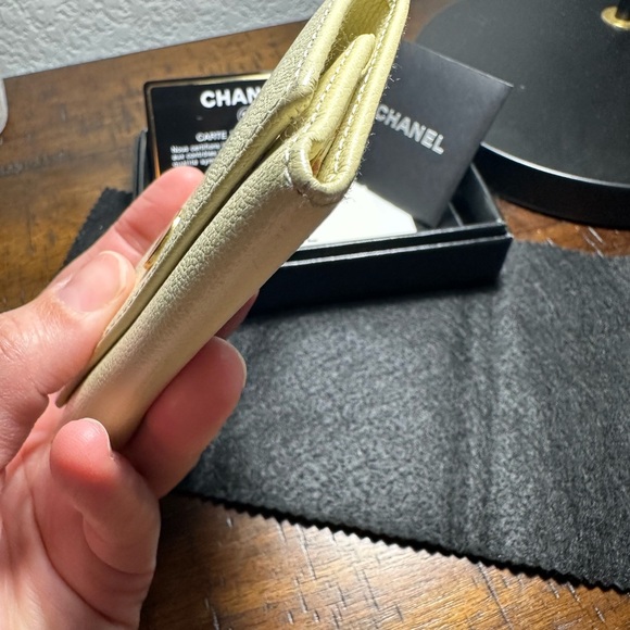 Full Inclusion Chanel 6 Key Holder - Picture 10 of 16